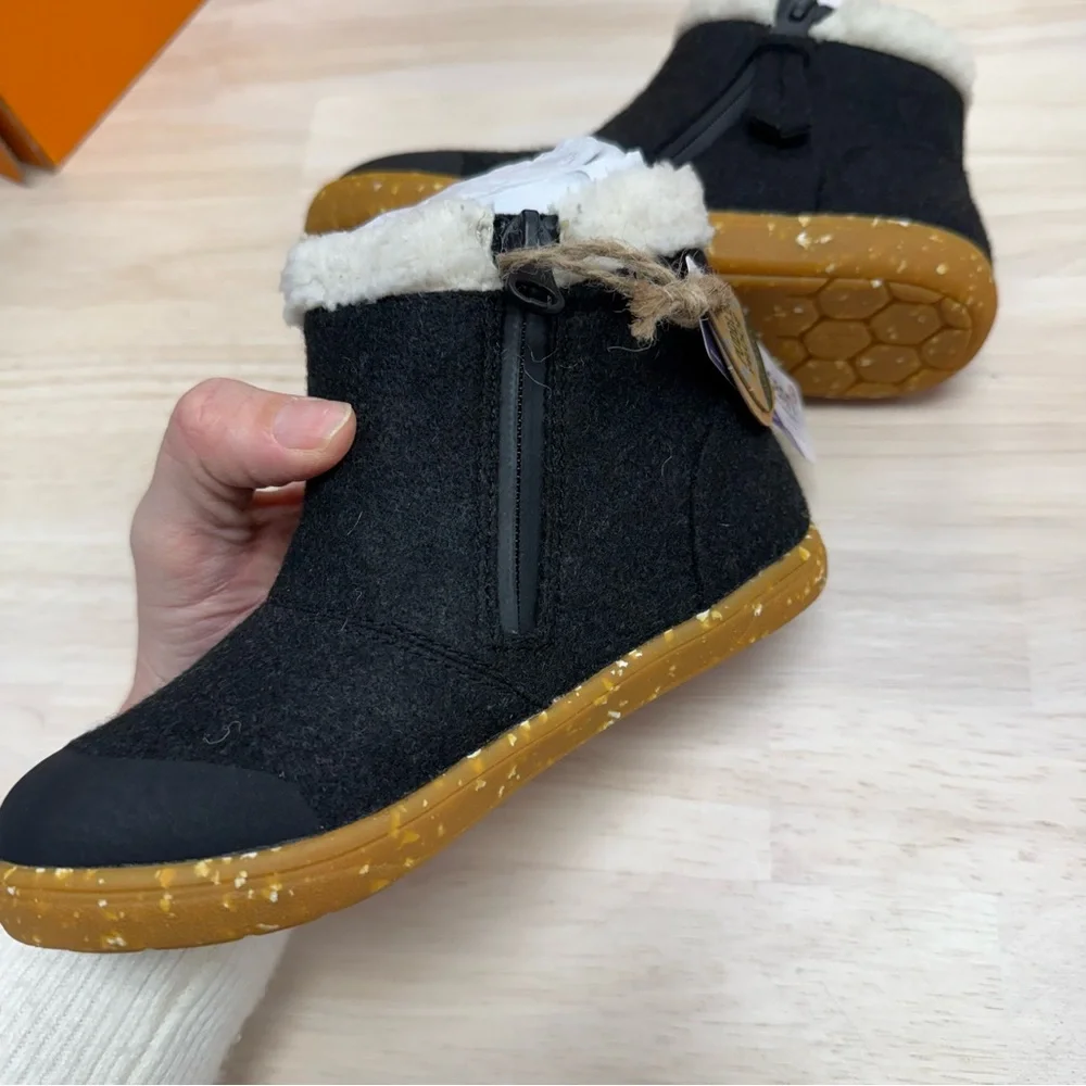 New! Livie & Luca toddler waterproof rook fleece felt boots